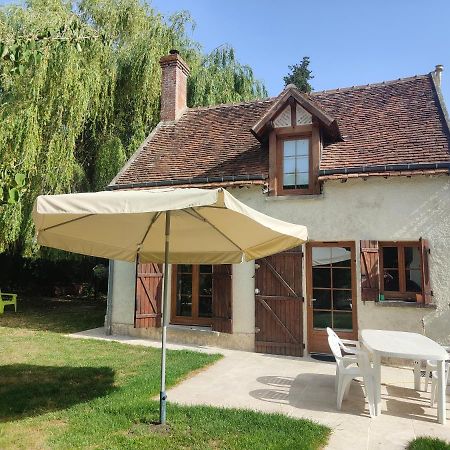 La Petite Maison Dans La Foret Gy-en-Sologne Luaran gambar