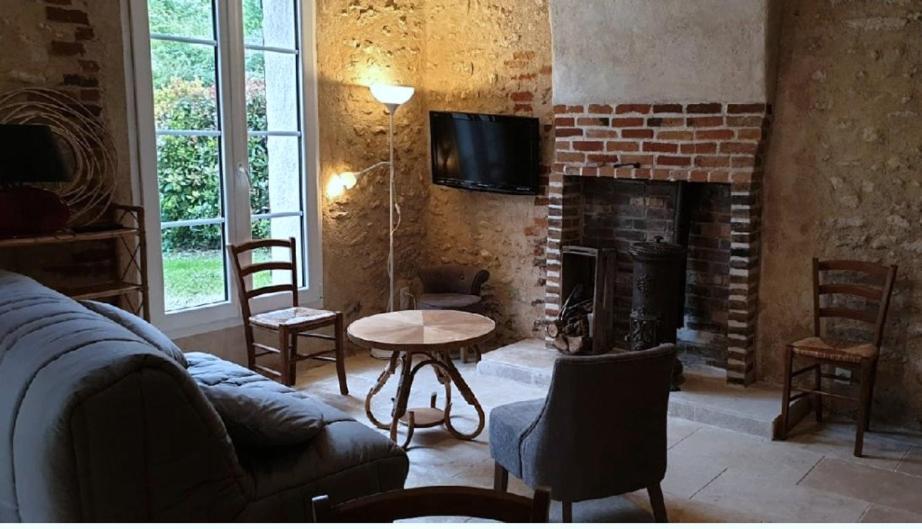 La Petite Maison Dans La Foret Gy-en-Sologne Luaran gambar